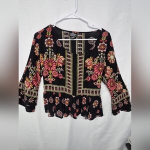 ANGIE wome's Floral Print Bell Top Blouse Size S
